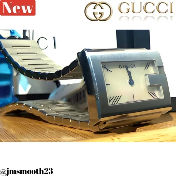 🆕 Gucci silver mother of pearl bracelet watch
